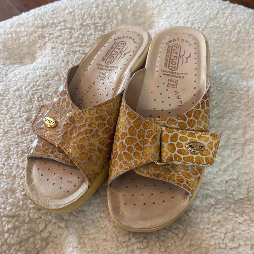 Fly Flot Sandal’s Leather Anatomic Anti Shock Italian Comfort Tan 36 US 6
